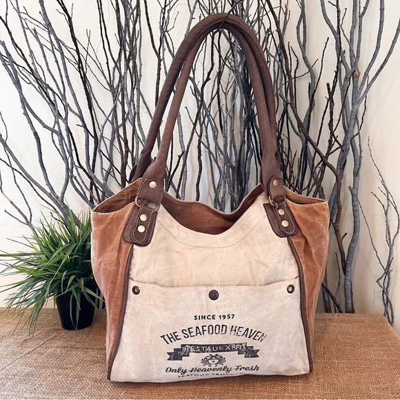 Clea Ray The Seafood Heaven Canvas Tote. - Picture 2 of 14